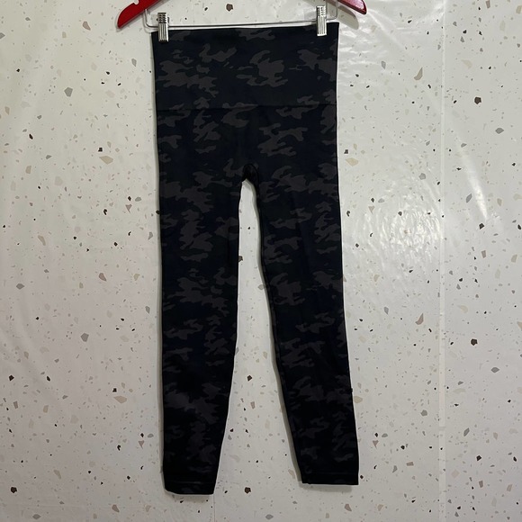 NWT Spanx look at me now seamless leggings - Picture 5 of 5